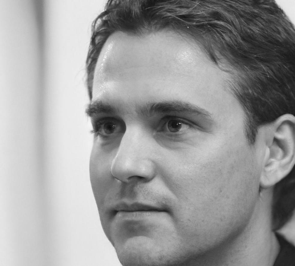 Financial advisor explaining budgeting concepts